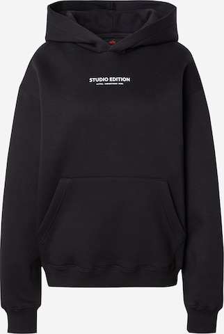 ALPHA INDUSTRIES Collegepaita 'Studio Edition' värissä musta: etupuoli