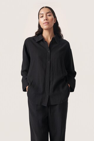 SOAKED IN LUXURY Blouse 'Vinda' in Black: front