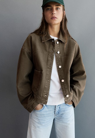 Pull&Bear Преходно яке в кафяво: отпред