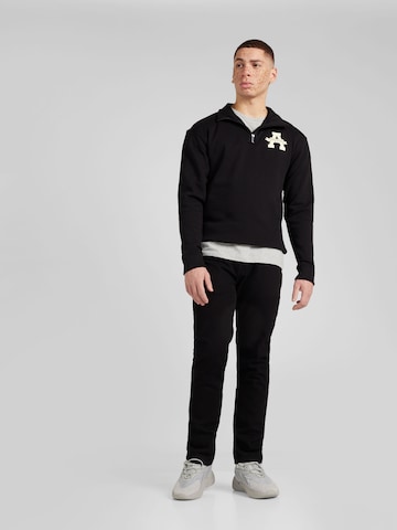 AÉROPOSTALE Sweatshirt i svart