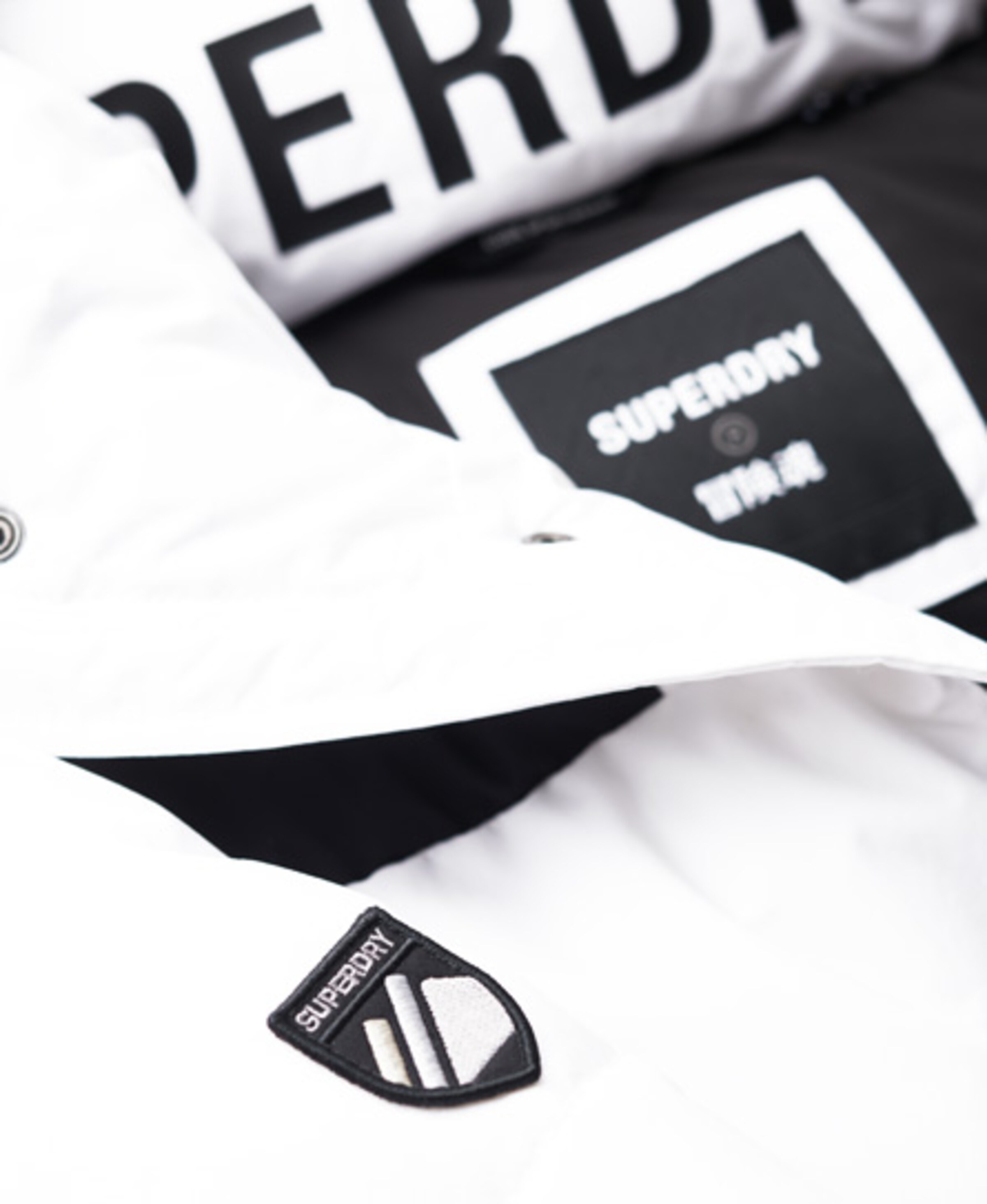 Superdry Jacke in Weiß