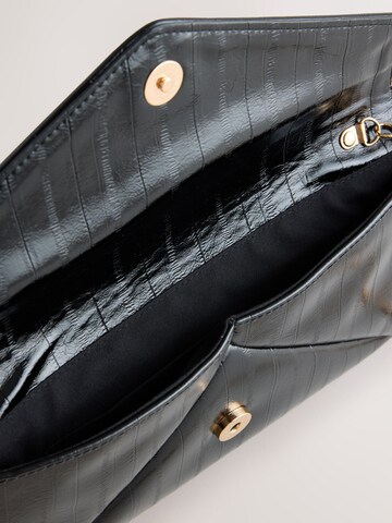 Next Clutch in Black