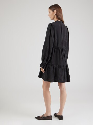 Robe-chemise 'Nessa' PIECES en noir