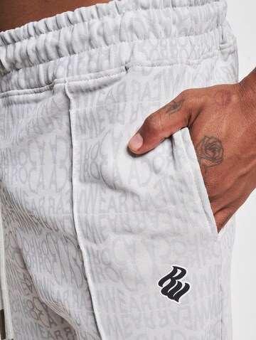 ROCAWEAR Tapered Broek in Grijs