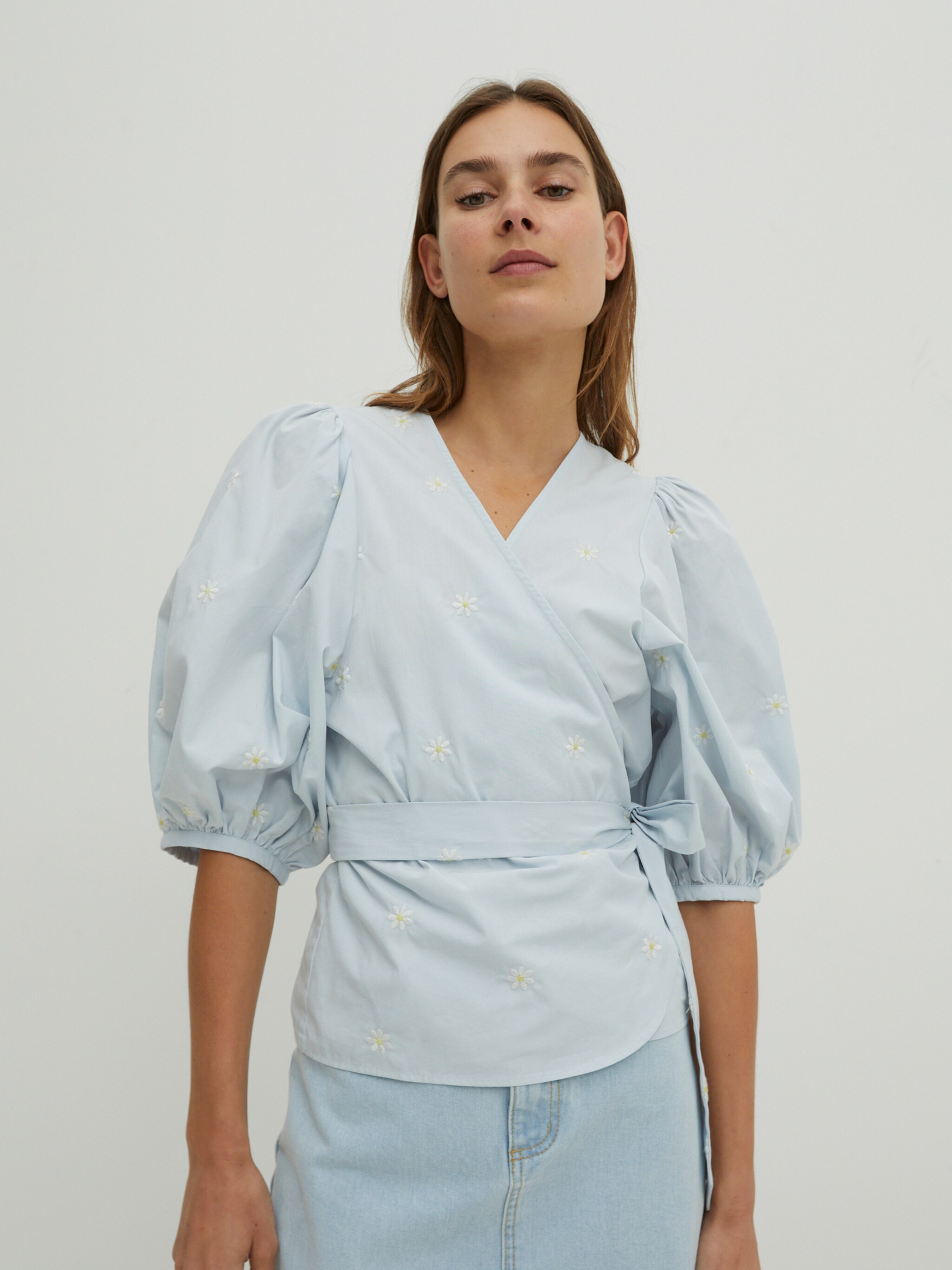 EDITED Producten Blouse 'Violeta' Pastelblauw