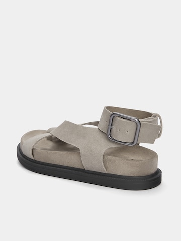 Pull&Bear Sandale in Grau