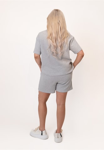 OH APRIL Shirt 'Noa' in Grau