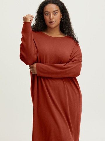 Abito in maglia 'BLUME' di Fransa Curve in rosso: frontale