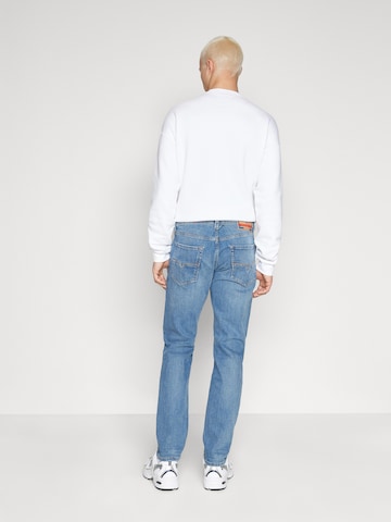 DIESEL Slim fit Jeans '1986 LARKEE-BEEX' in Blue