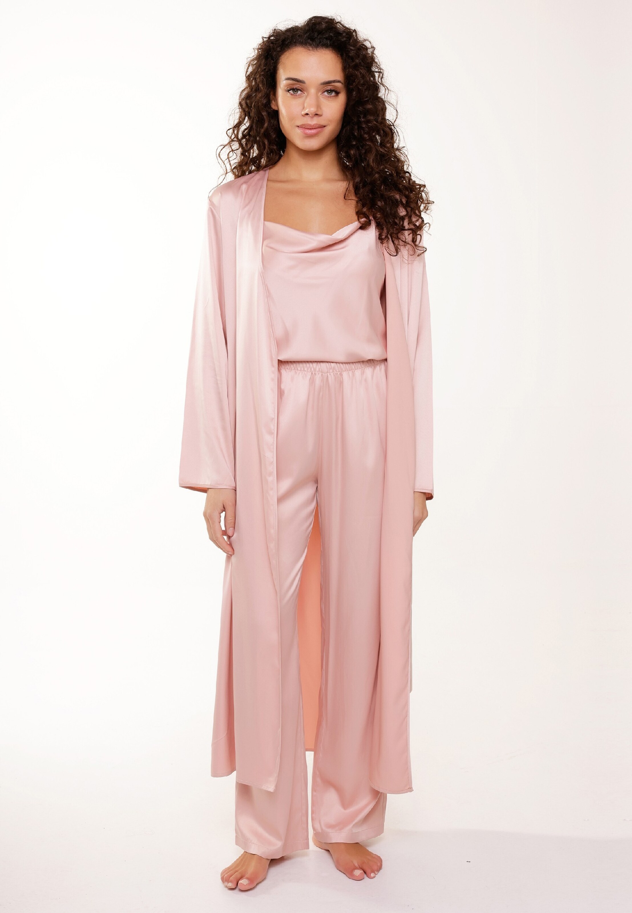 Des robes de chambre sale
