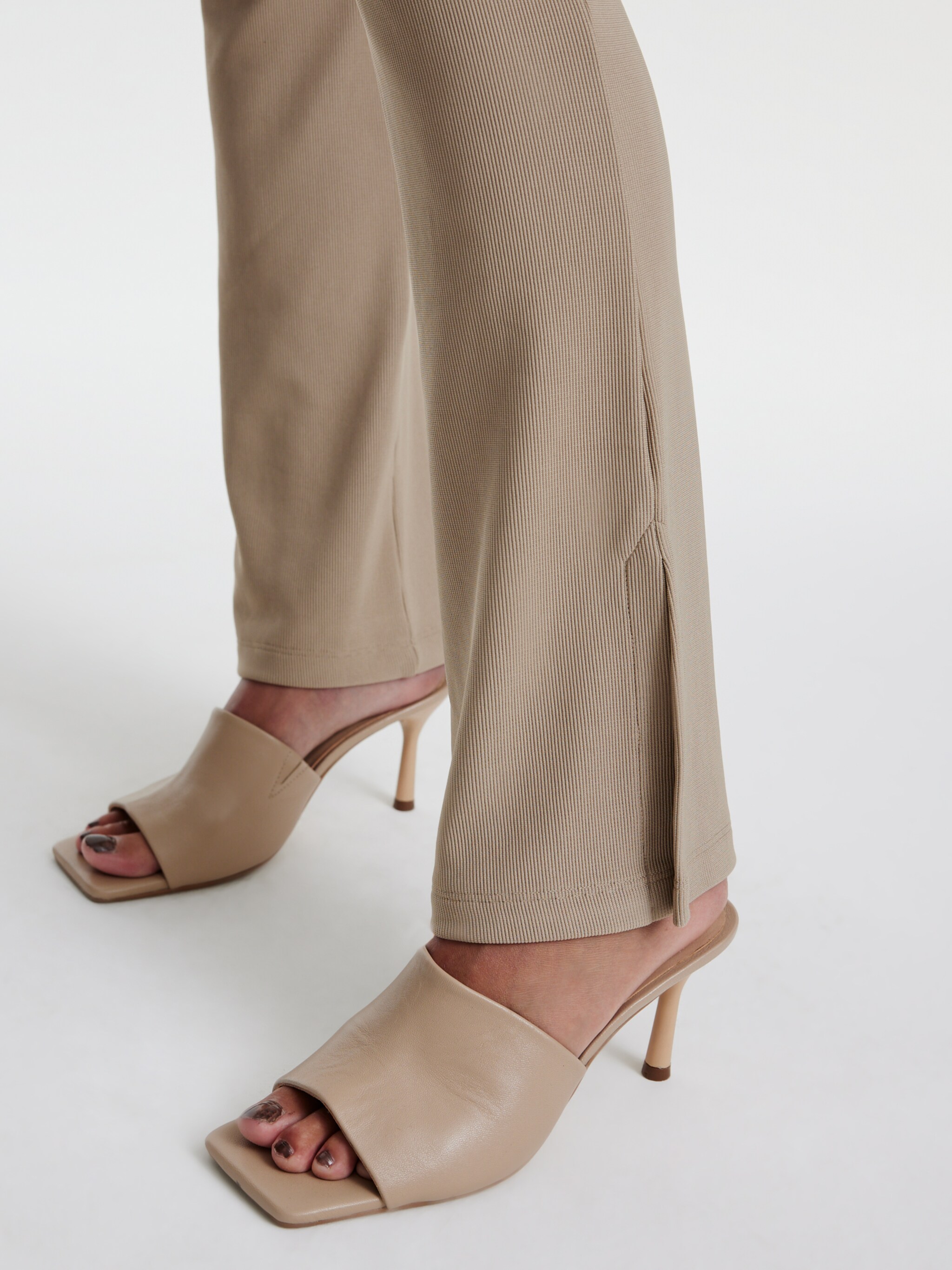 EDITED Producten Broek 'Zihna' Beige