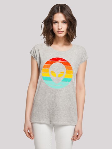 F4NT4STIC Shirt 'Alien Retro Sonnenuntergang' in Grijs: voorkant