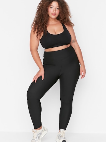 Trendyol Curve Skinny Leggings i svart