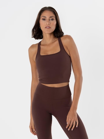 dayr Sporttop in Bruin: voorkant