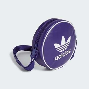 ADIDAS ORIGINALS Чанта за през рамо тип преметка 'Adicolor Classic' в лилав