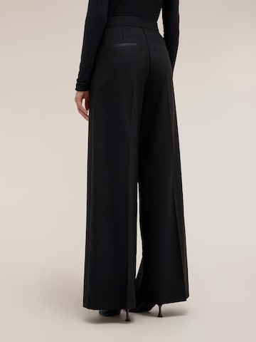 Pantaloni di MOTIVI in nero