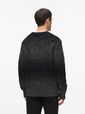 Pulover de la Karl Lagerfeld pe negru