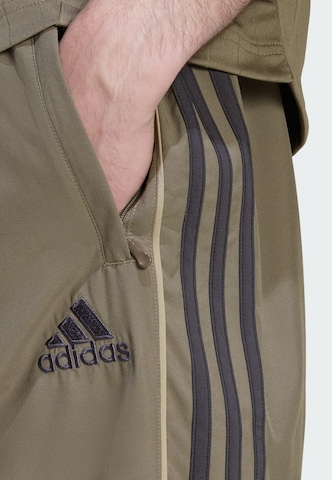 ADIDAS ORIGINALS Loosefit Hose in Braun