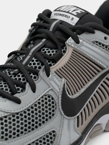 Nike Sportswear - Sapatilhas baixas 'ZOOM VOMERO 5' em prata