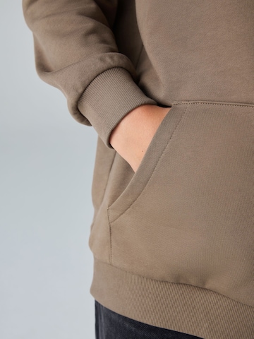 smALLSAINTS Свитшот в Коричневый