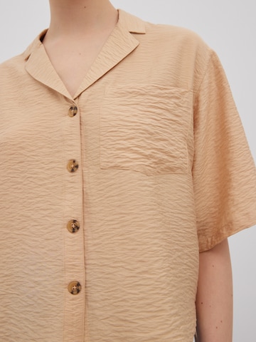 EDITED Blus 'Gabriela' i beige