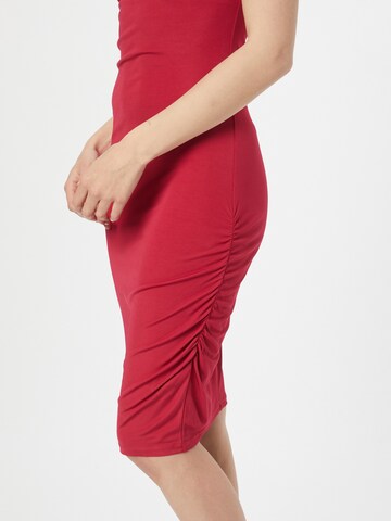 ARMANI EXCHANGE Sukienka w kolorze czerwony