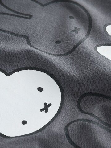 Next T-Shirt in Grau