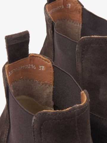 Estro Boots '09-3328'‌‌ in Braun