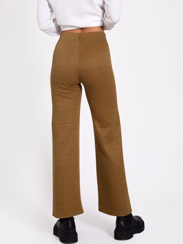 THE-ARE Loose fit Trousers in Brown