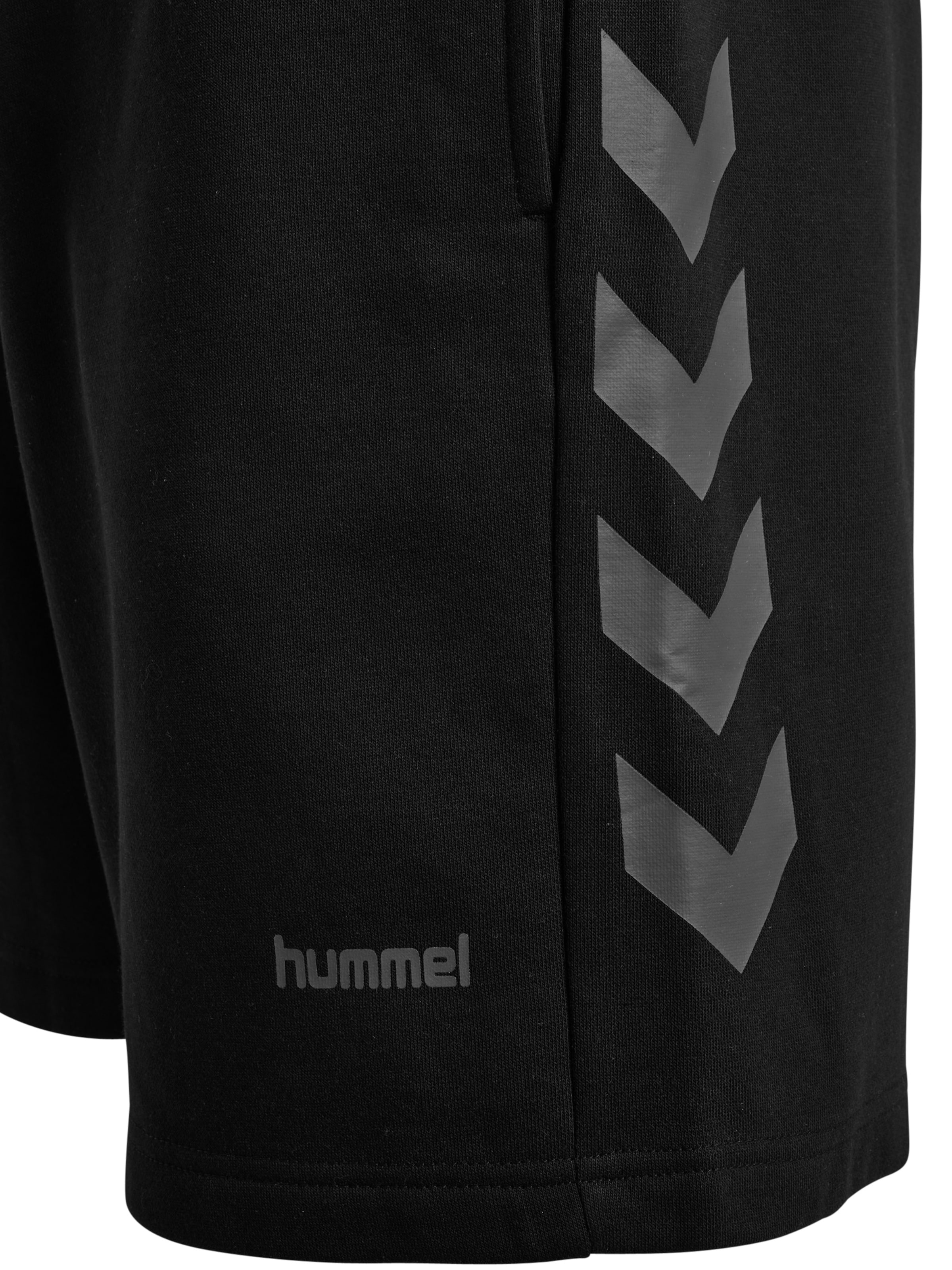 Hummel Regular Shorts in Schwarz