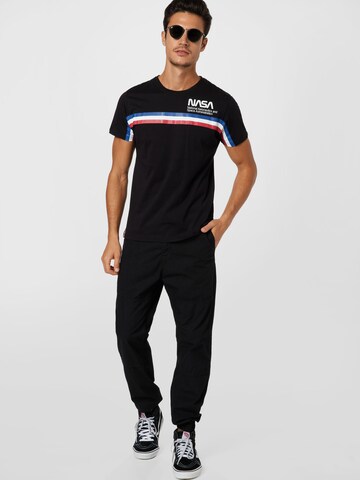 ALPHA INDUSTRIES Tričko 'NASA' – černá