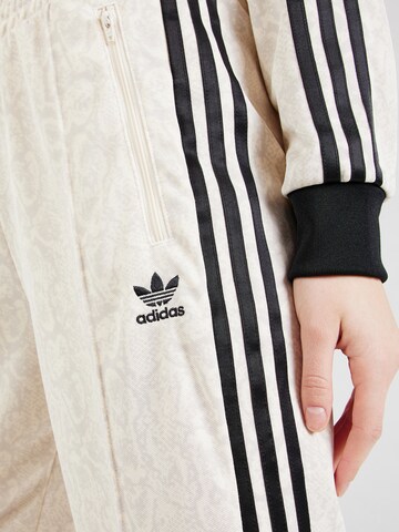 ADIDAS ORIGINALSregular Hlače 'Snake' - bijela boja