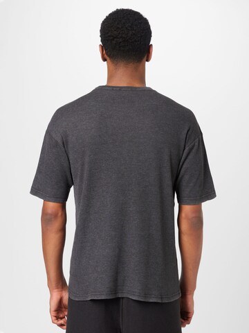 Champion Reverse Weave T-Shirt in Grau