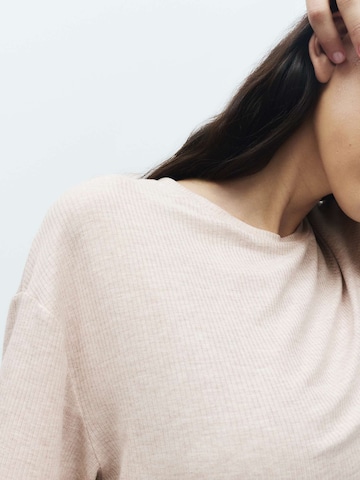 Marks & Spencer Slaapshirt in Beige