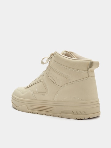 Pull&Bear Sneakers hoog in Beige