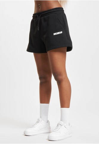ROCAWEAR Regular Shorts in Schwarz: Vorderseite