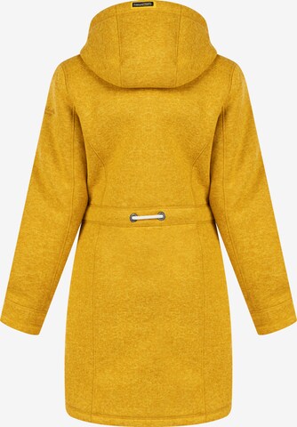 Manteau en tricot Schmuddelwedda en jaune