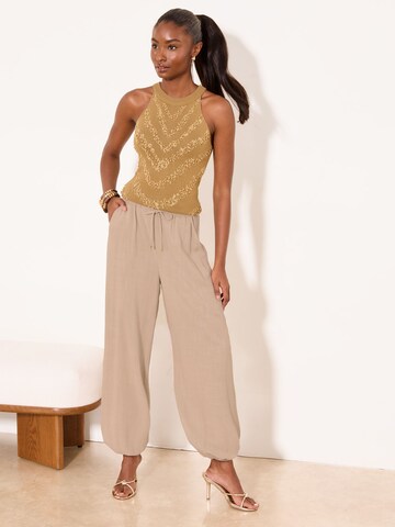 Lipsy Tapered Pants in Beige