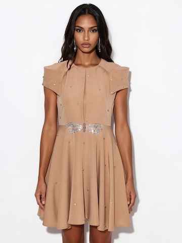 Robe de cocktail MSN Collection en marron : devant