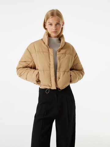 Veste mi-saison Bershka en beige : devant