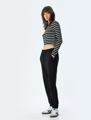 Koton Tapered Broek in Zwart
