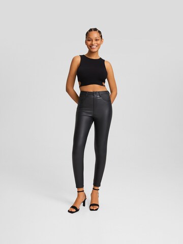 Bershka Skinny Hlače | črna barva