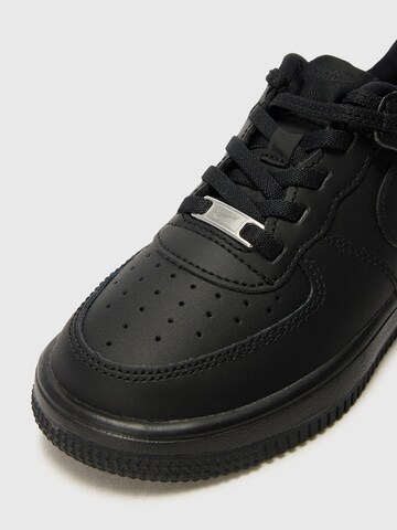 Nike Sportswear Sneakers 'FORCE 1 EASYON' in Zwart
