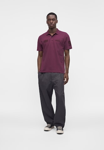 HOLLISTER Тениска в червено