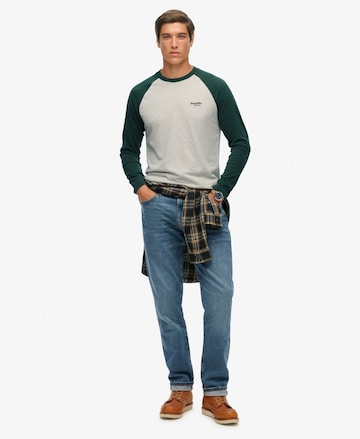 T-Shirt Superdry en gris : devant