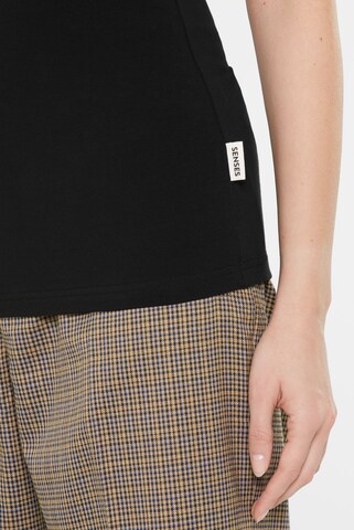 SENSES.THE LABEL Basic Top in Schwarz