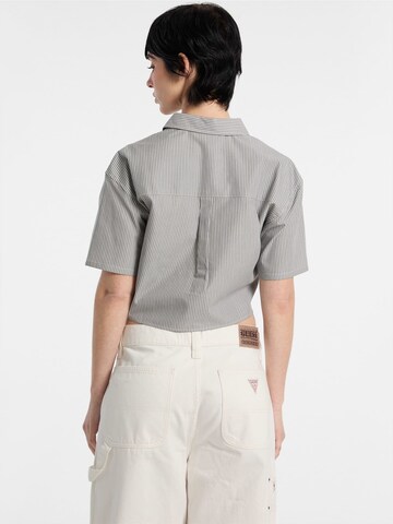GUESS Originals Blouse in Grey