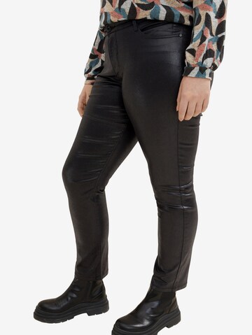 Tom Tailor Women + Slimfit Jeans in Schwarz