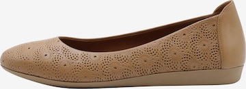 Usha Ballet Flats in Beige: front