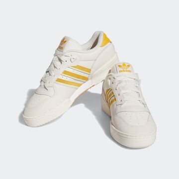 Baskets basses 'Rivalry' ADIDAS ORIGINALS en blanc